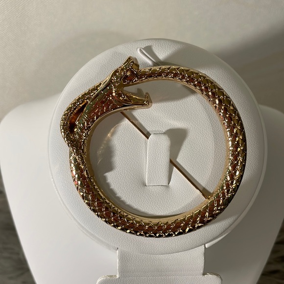 local boutique Jewelry - Snake brooch
